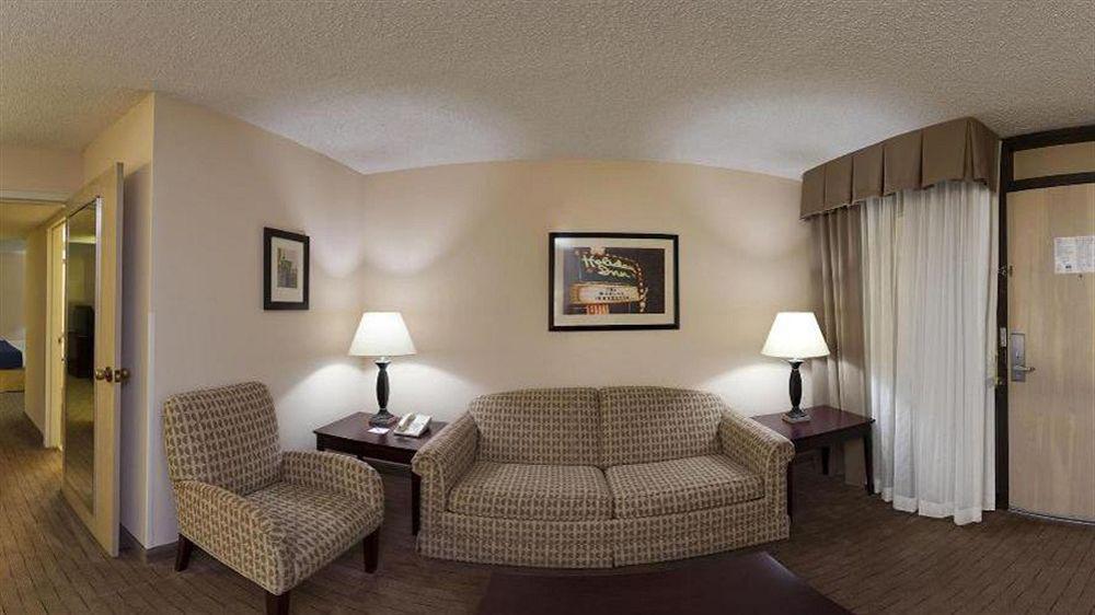 Holiday Inn Express Little Rock-Airport By Ihg Buitenkant foto