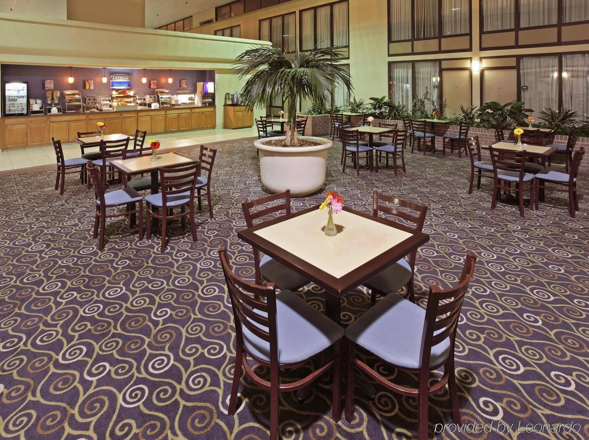 Holiday Inn Express Little Rock-Airport By Ihg Buitenkant foto